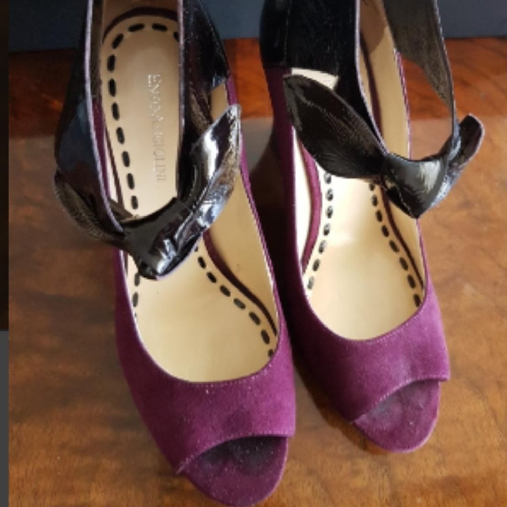Enzo Angiolini Black wedge heel with purple suede front open toe